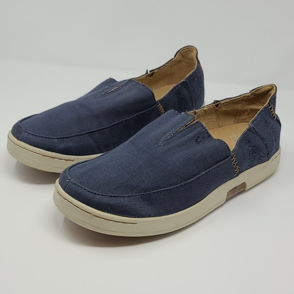 olukai canvas slip on